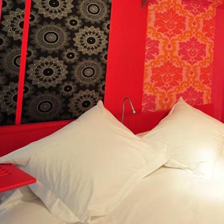hotel design original à la décoration décalée - tapisserie chambre